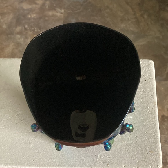 NWT Green Iridescent Oil Slick Skull 💀 in Hands Snack or Candy Bowl Decoration - Picture 10 of 17